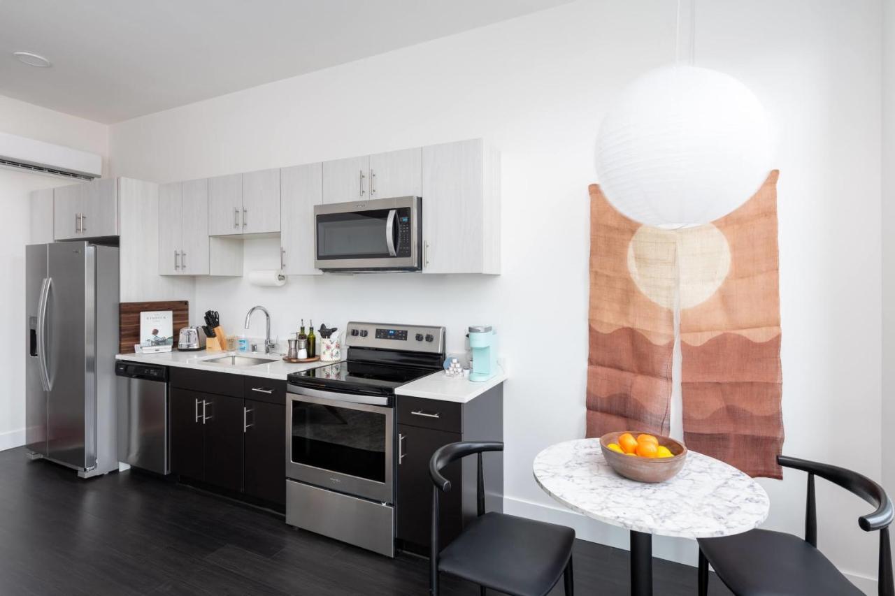 Modern 1Br Apt With Skywalk To Fiserv, Rooftop, And Parking Мілвокі Екстер'єр фото